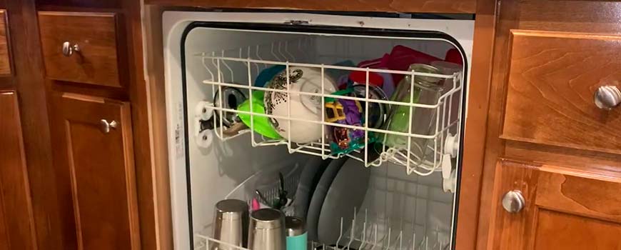 Запах в посудомоечной машине 